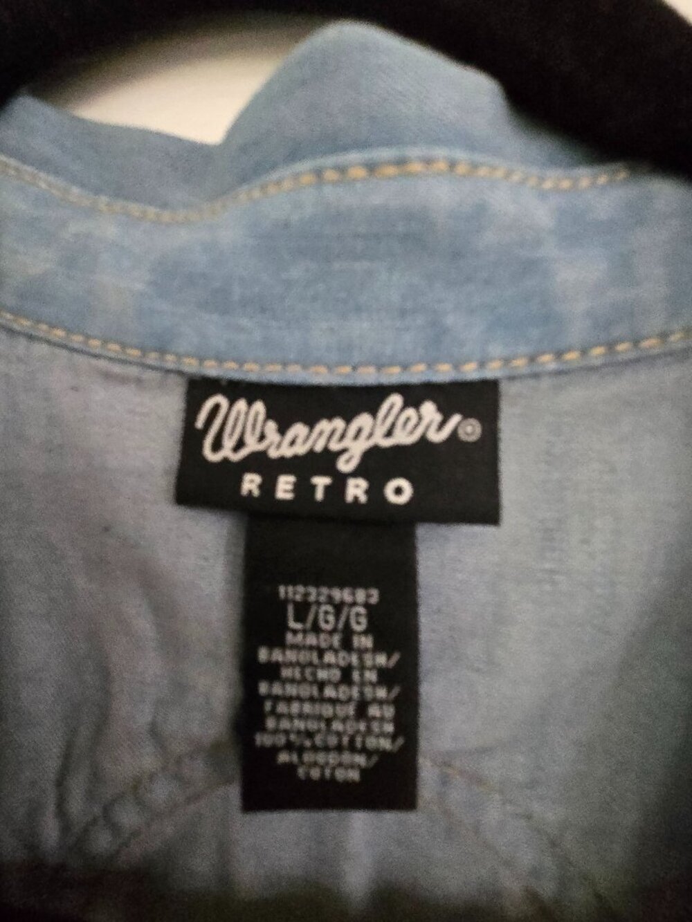 Womens Wrangler Retro Denim Snap Short Sleeve Top, Size Large